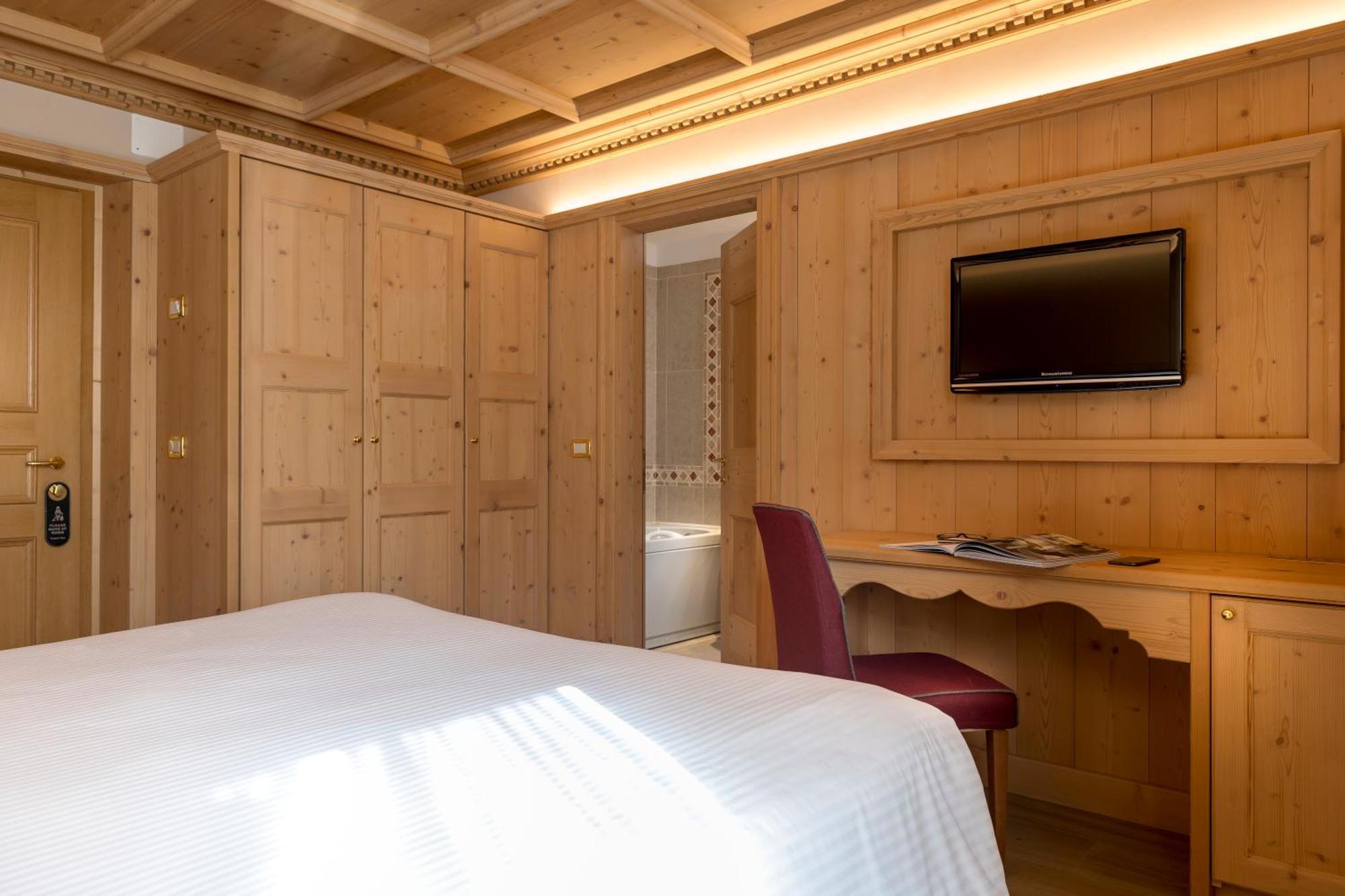Hotel San Lorenzo Bormio Bagian luar foto