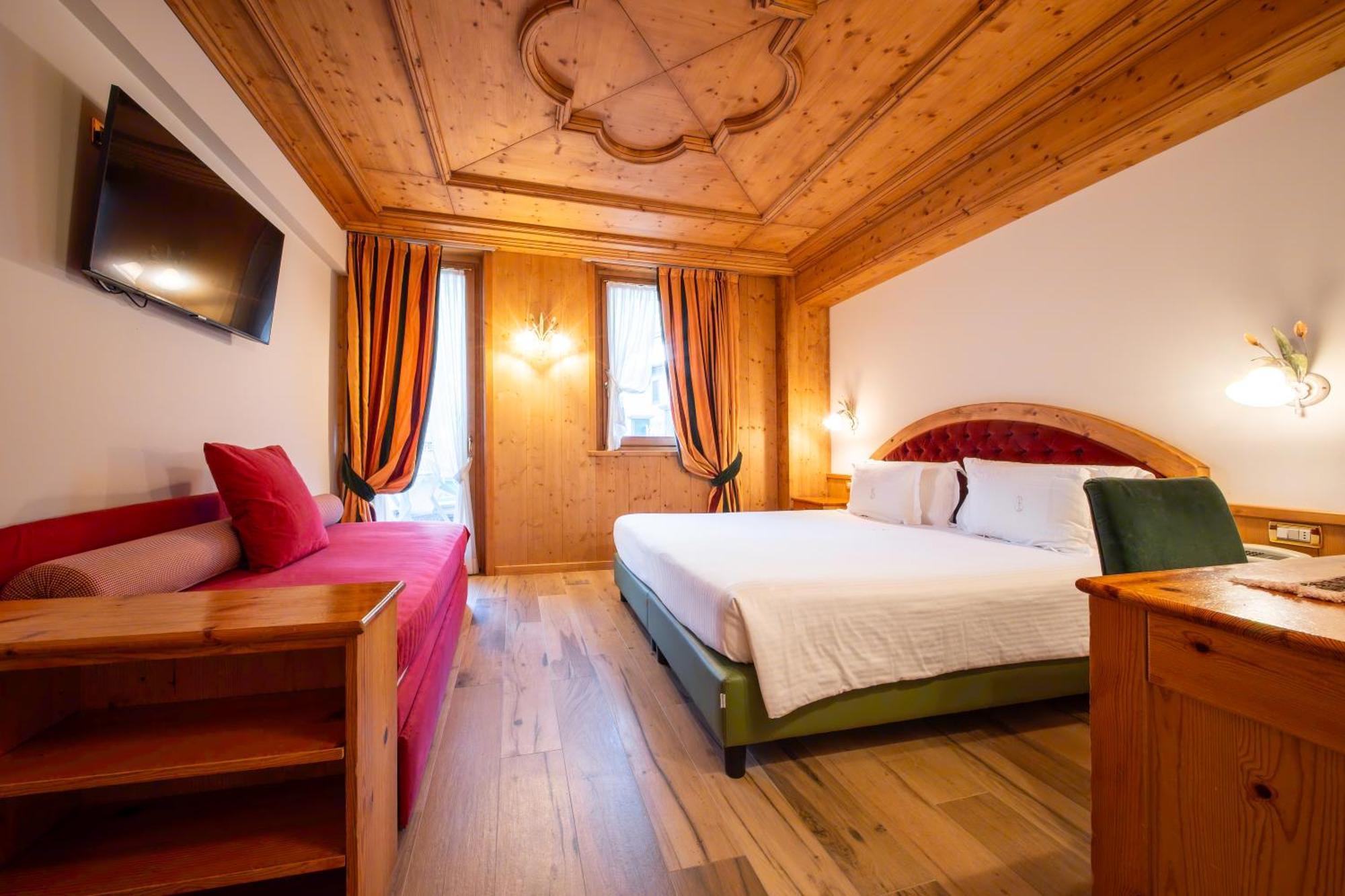 Hotel San Lorenzo Bormio Bagian luar foto