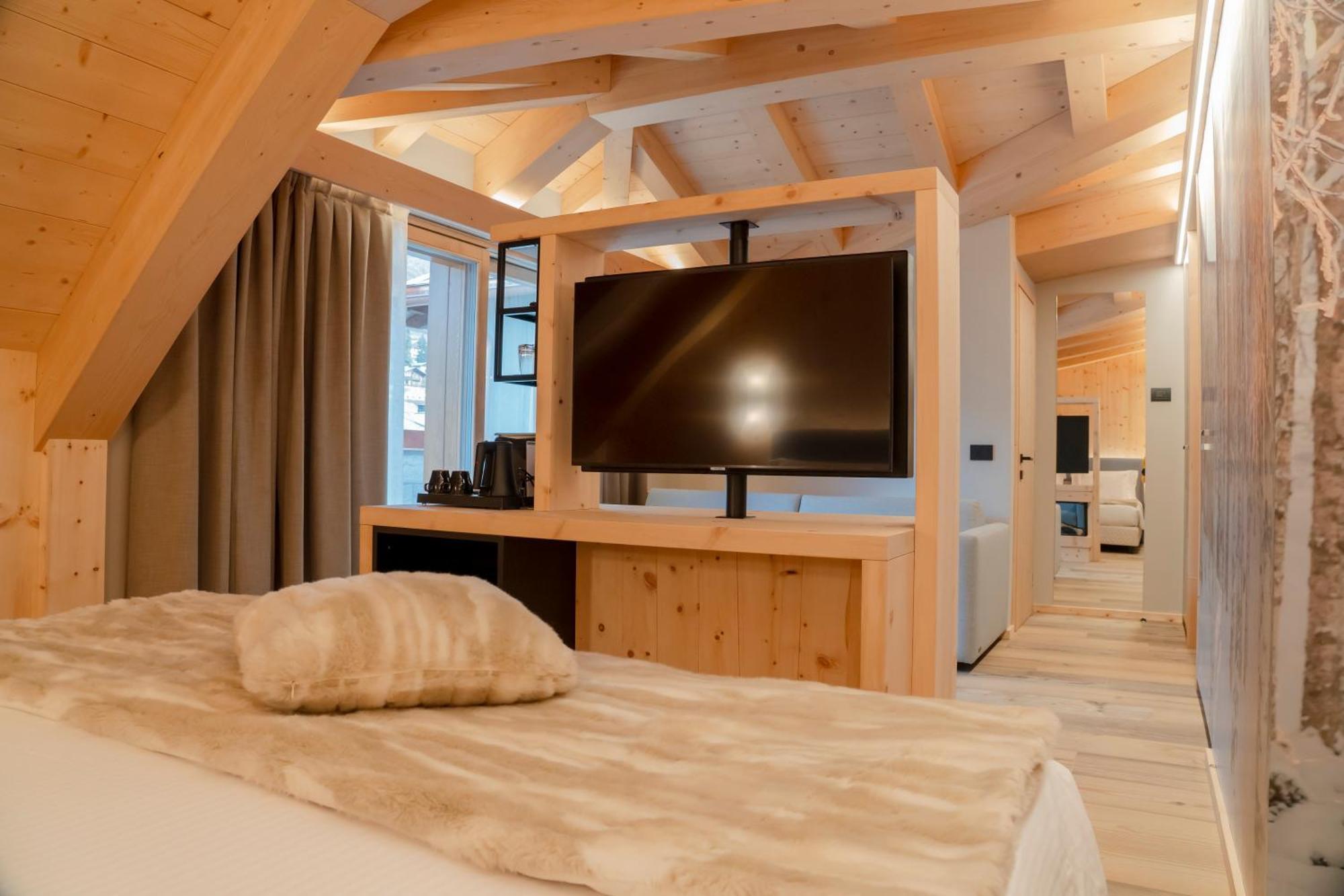 Hotel San Lorenzo Bormio Bagian luar foto